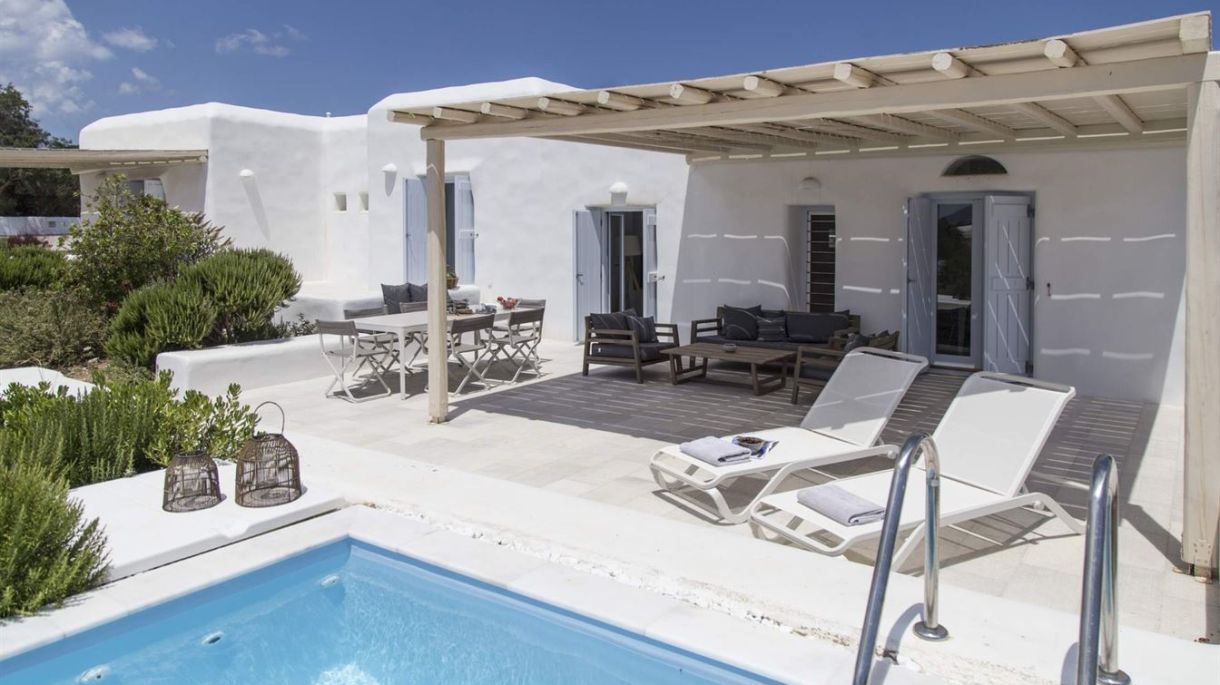 Coastal Retreat Five image 2