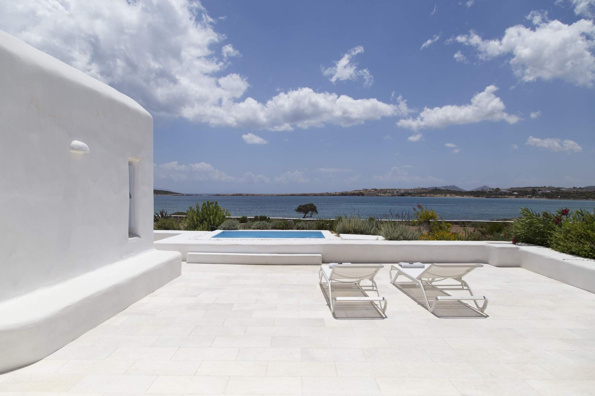 https://staging.paros.villas/wp-content/uploads/2024/11/Coastal-Retreat-Three-9.jpg thumbnail