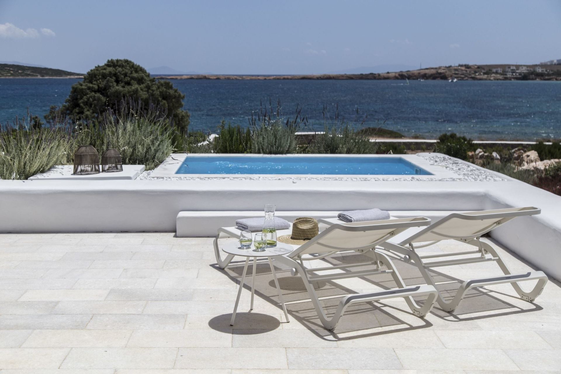 https://staging.paros.villas/wp-content/uploads/2024/11/coastal-retreat-four-15.jpg thumbnail